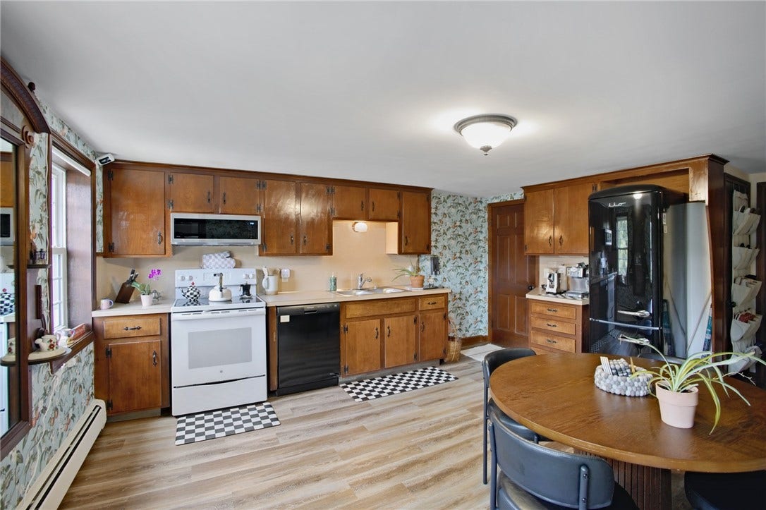 1 Sayles Hill Road, Lincoln, RI 02838 1 Sayles Hill Road, Lincoln, RI 02838
