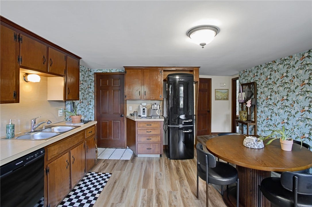 1 Sayles Hill Road, Lincoln, RI 02838 1 Sayles Hill Road, Lincoln, RI 02838