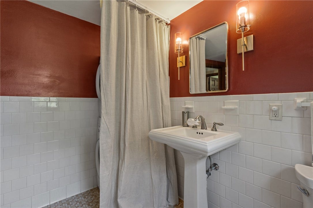 1 Sayles Hill Road, Lincoln, RI 02838 1 Sayles Hill Road, Lincoln, RI 02838