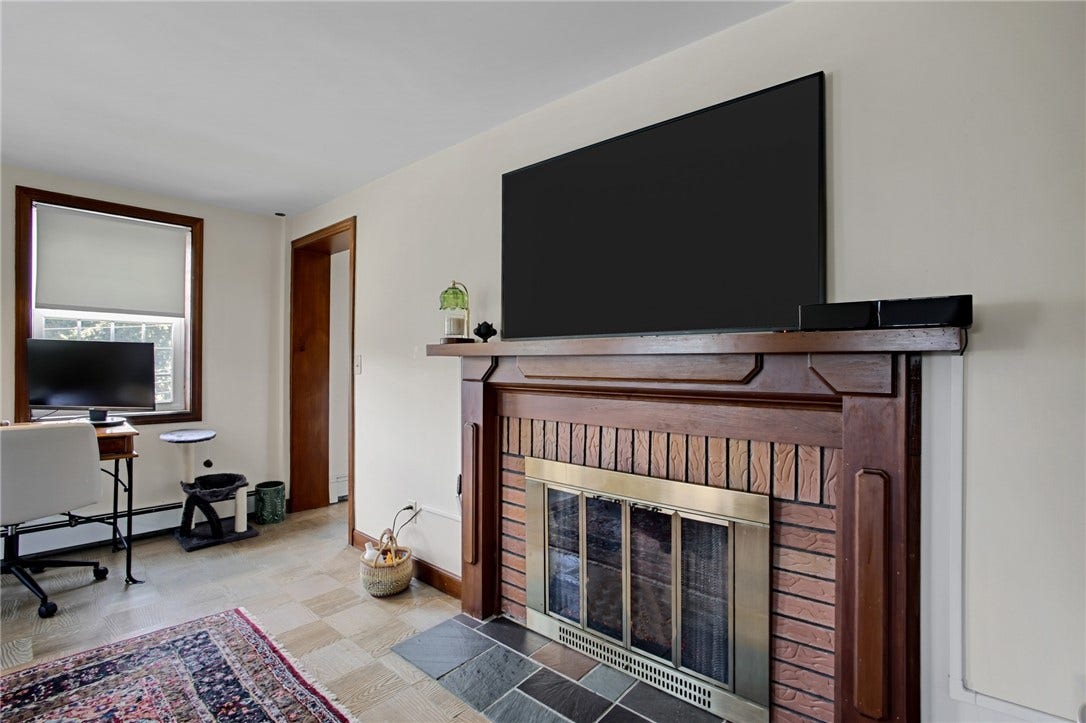1 Sayles Hill Road, Lincoln, RI 02838 1 Sayles Hill Road, Lincoln, RI 02838