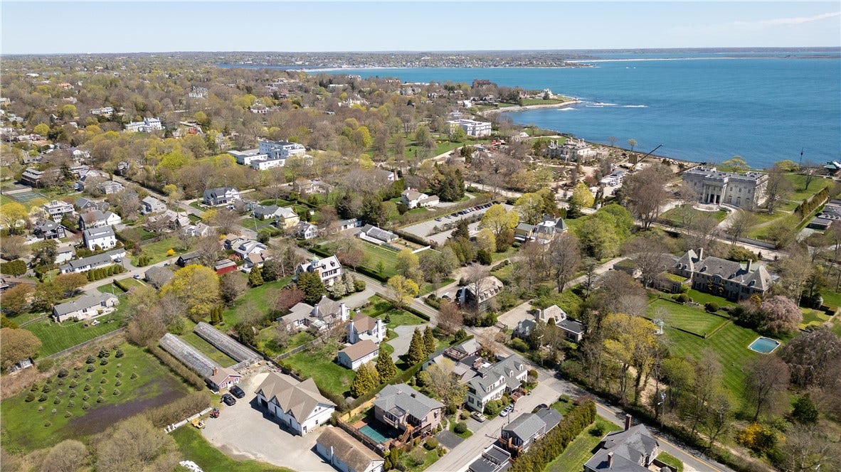 167 Coggeshall Avenue, #E, Newport, RI 02840 167 Coggeshall Avenue, #E, Newport, RI 02840