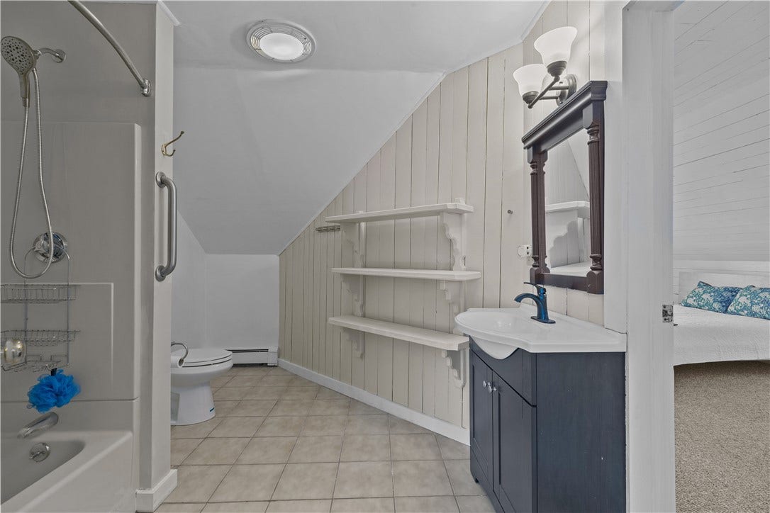 167 Coggeshall Avenue, #E, Newport, RI 02840 167 Coggeshall Avenue, #E, Newport, RI 02840