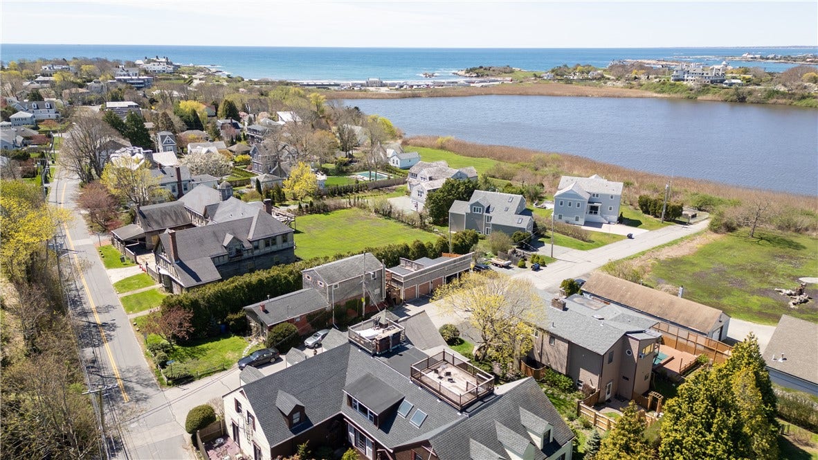 167 Coggeshall Avenue, #E, Newport, RI 02840 167 Coggeshall Avenue, #E, Newport, RI 02840
