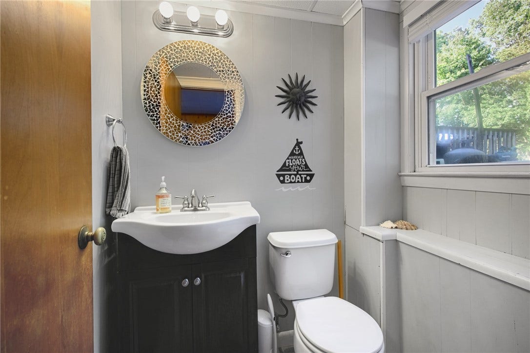 24 Parkside Way, North Kingstown, RI 02852 24 Parkside Way, North Kingstown, RI 02852