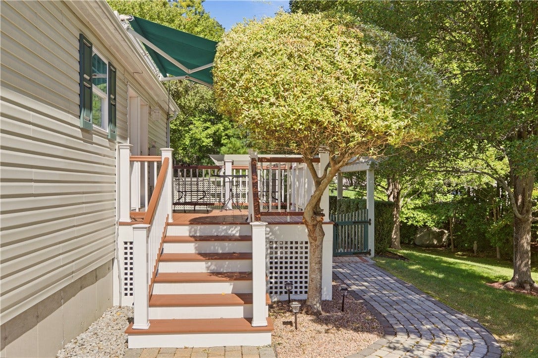 26 Mockingbird Lane, Tiverton, RI 02878