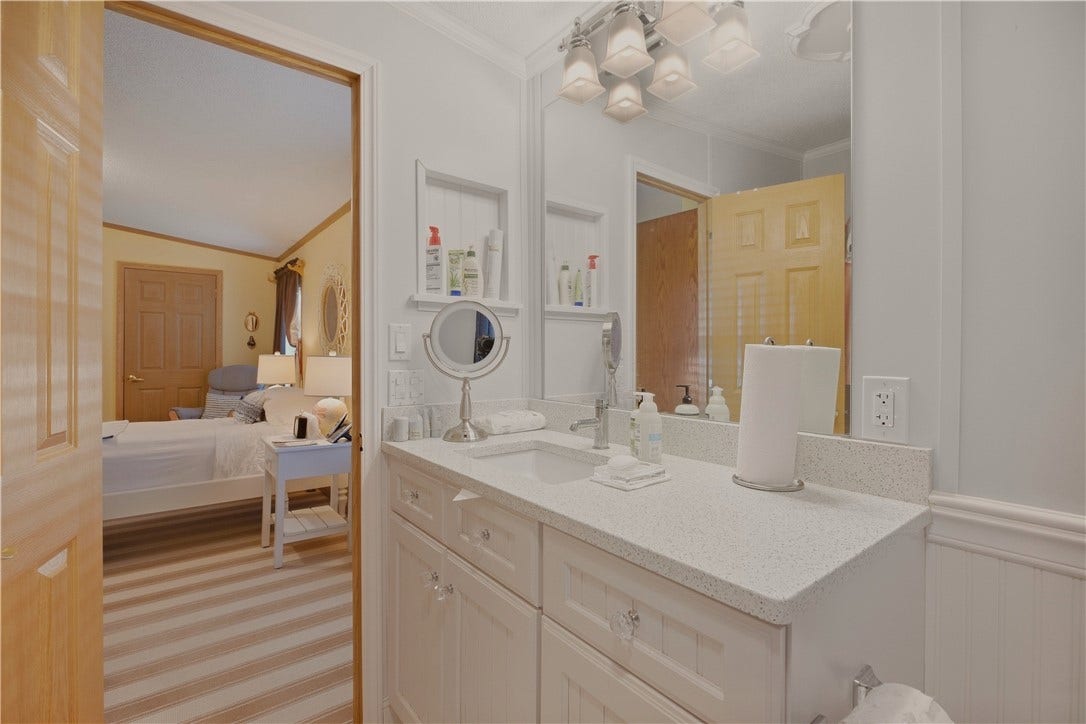 26 Mockingbird Lane, Tiverton, RI 02878