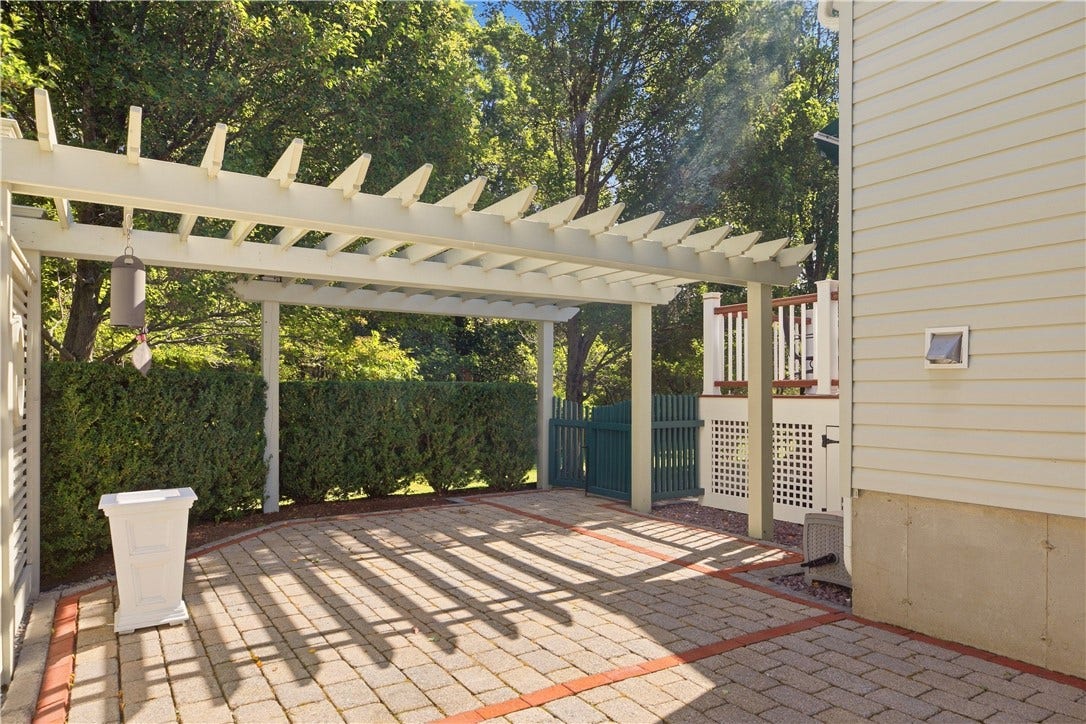 26 Mockingbird Lane, Tiverton, RI 02878