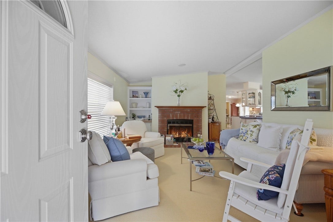 26 Mockingbird Lane, Tiverton, RI 02878