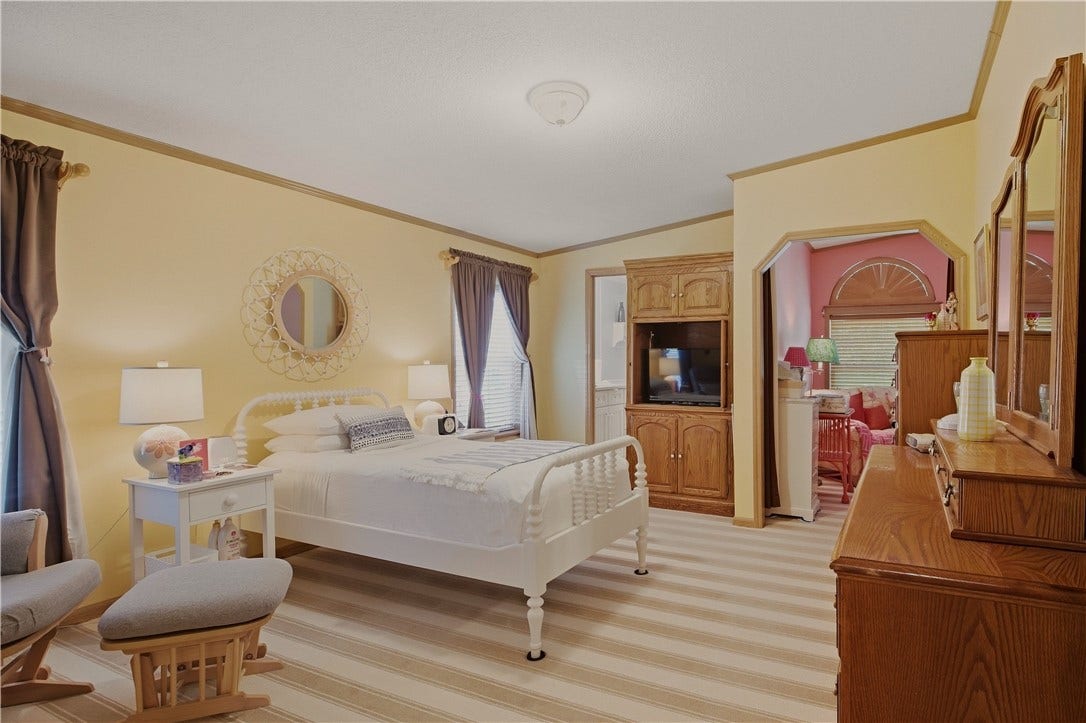 26 Mockingbird Lane, Tiverton, RI 02878