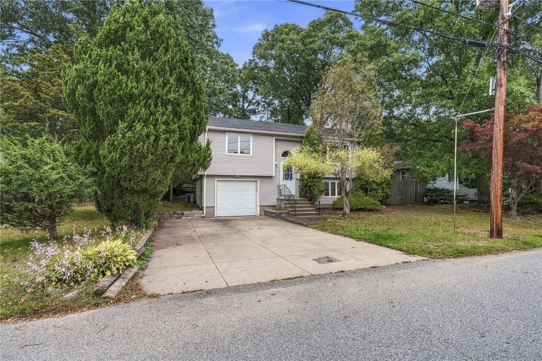 15 Atlantic Avenue, North Providence, RI 02904 15 Atlantic Avenue, North Providence, RI 02904