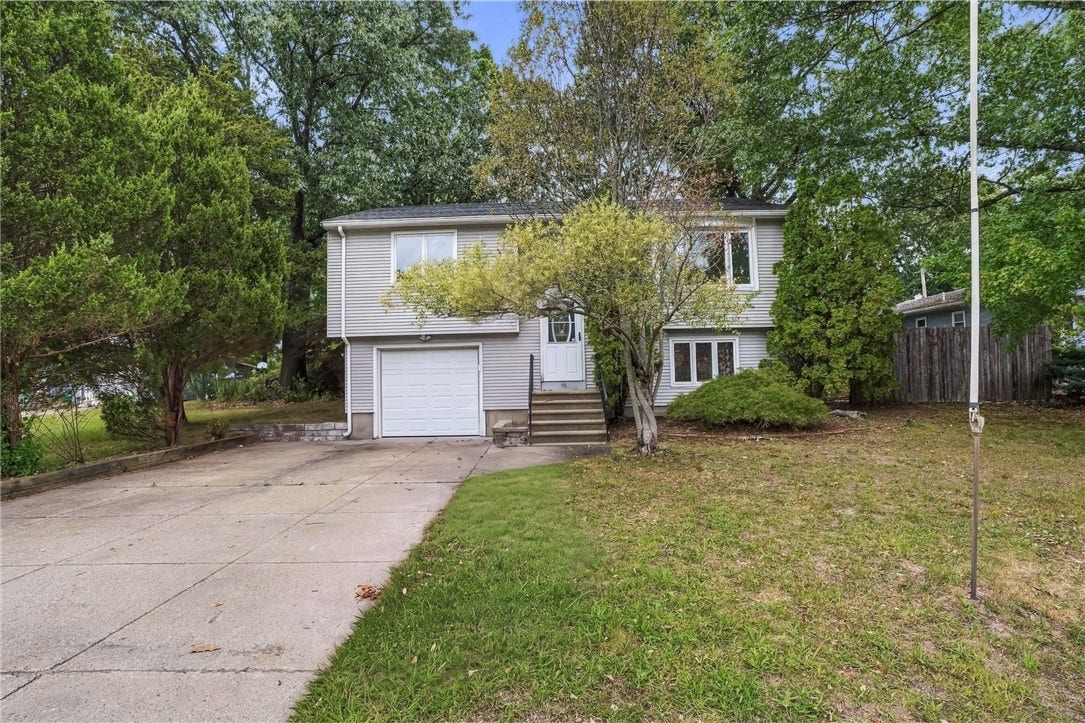 15 Atlantic Avenue, North Providence, RI 02904 15 Atlantic Avenue, North Providence, RI 02904