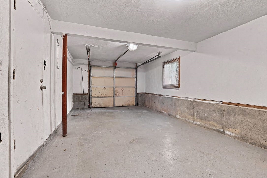 15 Atlantic Avenue, North Providence, RI 02904 15 Atlantic Avenue, North Providence, RI 02904