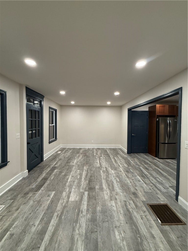 70 Clyde Street, #1, West Warwick, RI 02893 70 Clyde Street, #1, West Warwick, RI 02893