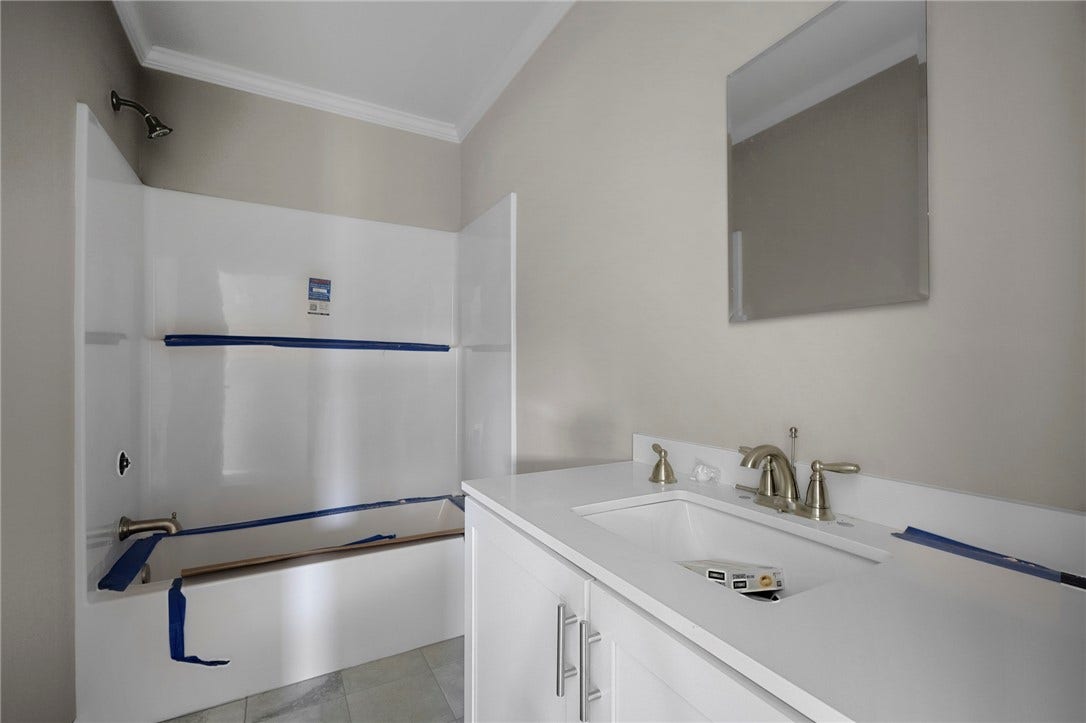 121 Robert Gray Avenue, Tiverton, RI 02878