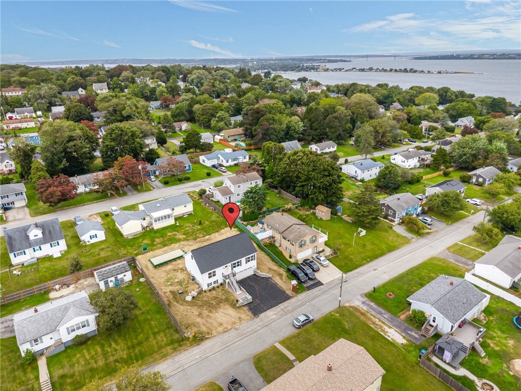 121 Robert Gray Avenue, Tiverton, RI 02878