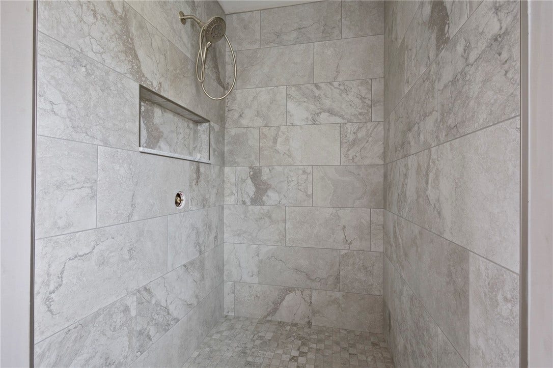 121 Robert Gray Avenue, Tiverton, RI 02878