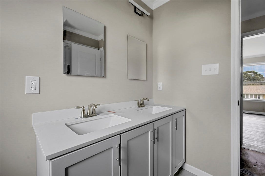 121 Robert Gray Avenue, Tiverton, RI 02878