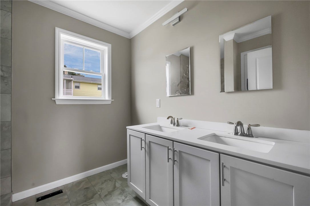 121 Robert Gray Avenue, Tiverton, RI 02878