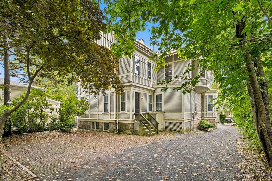 4 Red Cross Avenue, #1A, Newport, RI 02840 4 Red Cross Avenue, #1A, Newport, RI 02840