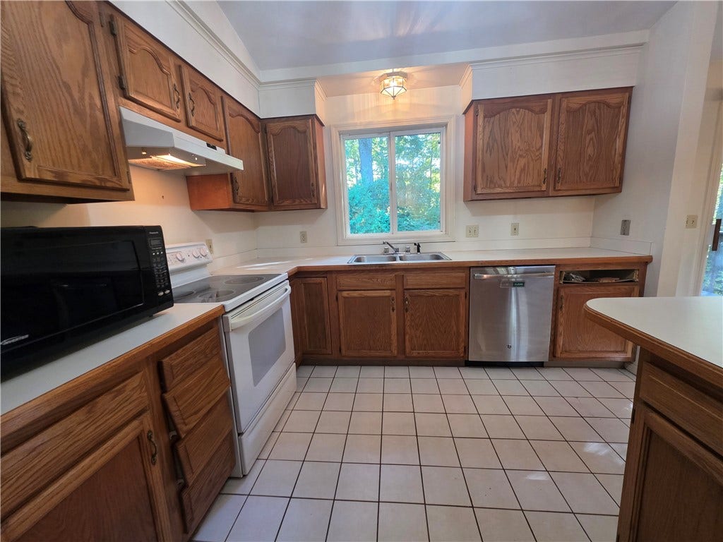 399 Farnum Pike, Smithfield, RI 02917 399 Farnum Pike, Smithfield, RI 02917