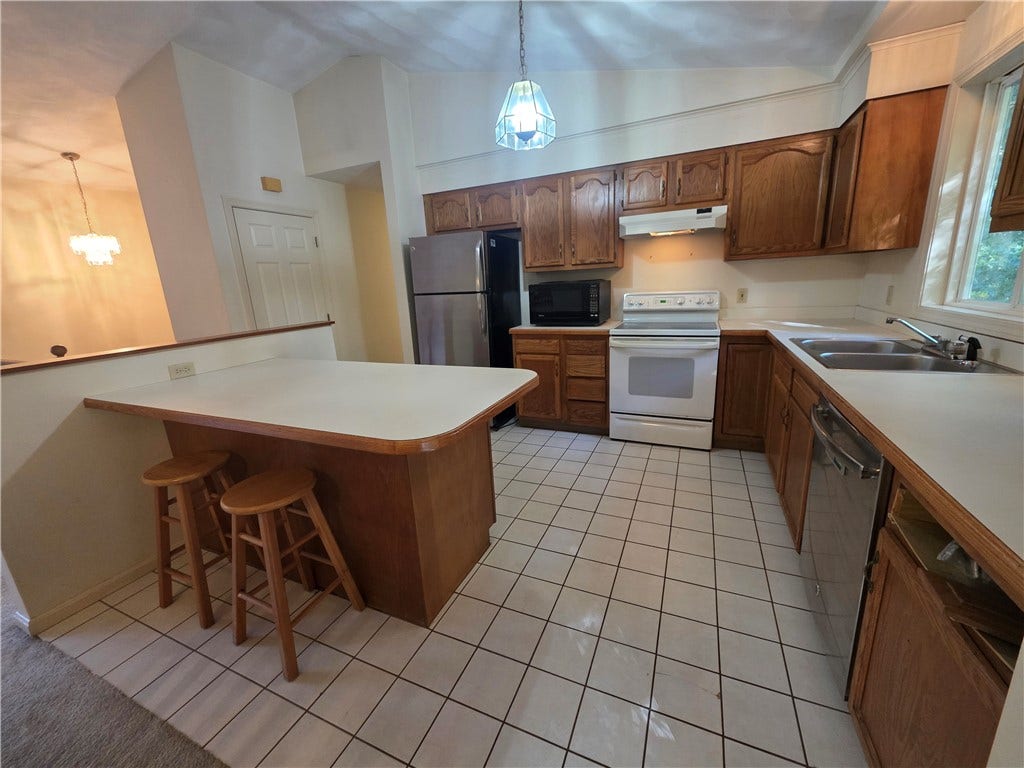 399 Farnum Pike, Smithfield, RI 02917 399 Farnum Pike, Smithfield, RI 02917