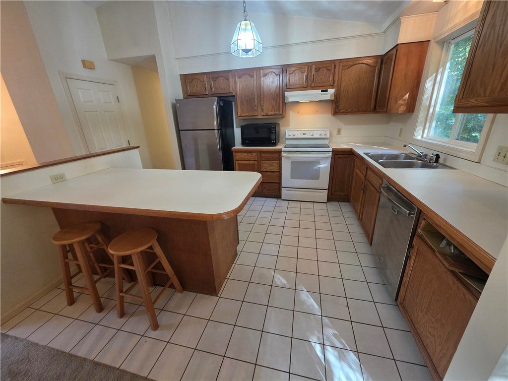 399 Farnum Pike, Smithfield, RI 02917 399 Farnum Pike, Smithfield, RI 02917
