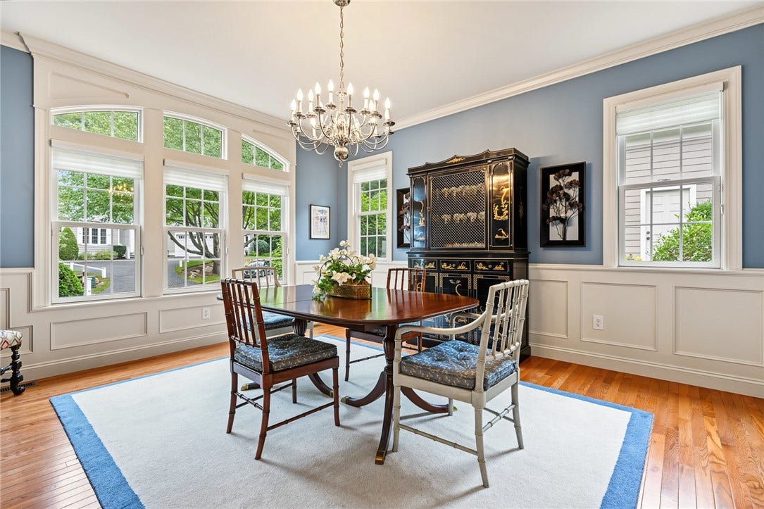 95 Fry Brook Drive, East Greenwich, RI 02818 Soaring ceilings and abundant natural light create an impressive setting for intimate dinners.