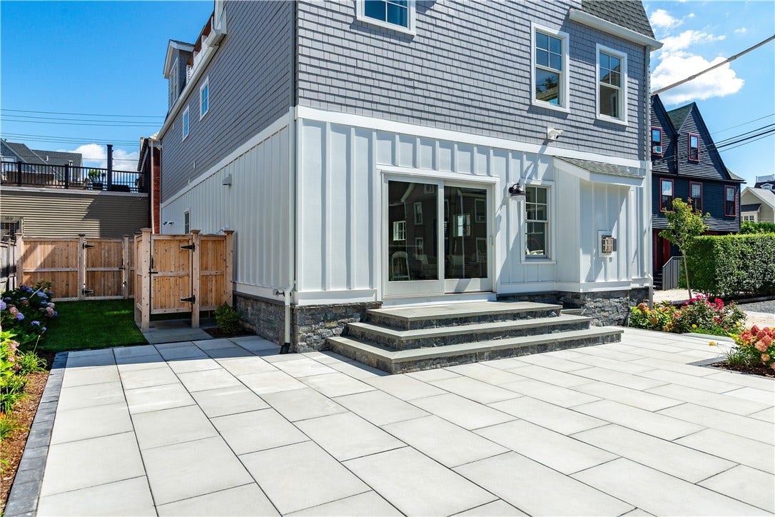 6 Sharon Court, Newport, RI 02840 6 Sharon Court, Newport, RI 02840