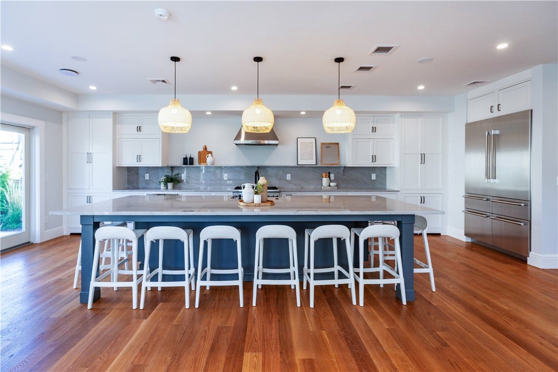 6 Sharon Court, Newport, RI 02840 6 Sharon Court, Newport, RI 02840