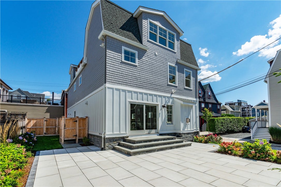 6 Sharon Court, Newport, RI 02840 6 Sharon Court, Newport, RI 02840