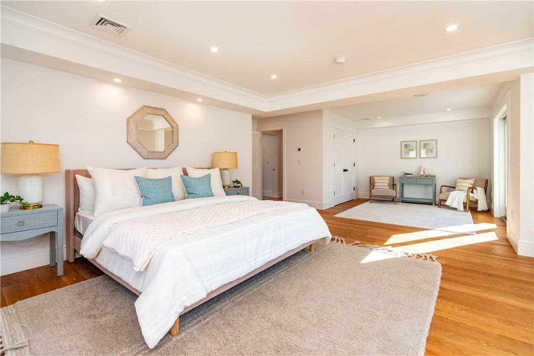 6 Sharon Court, Newport, RI 02840 6 Sharon Court, Newport, RI 02840
