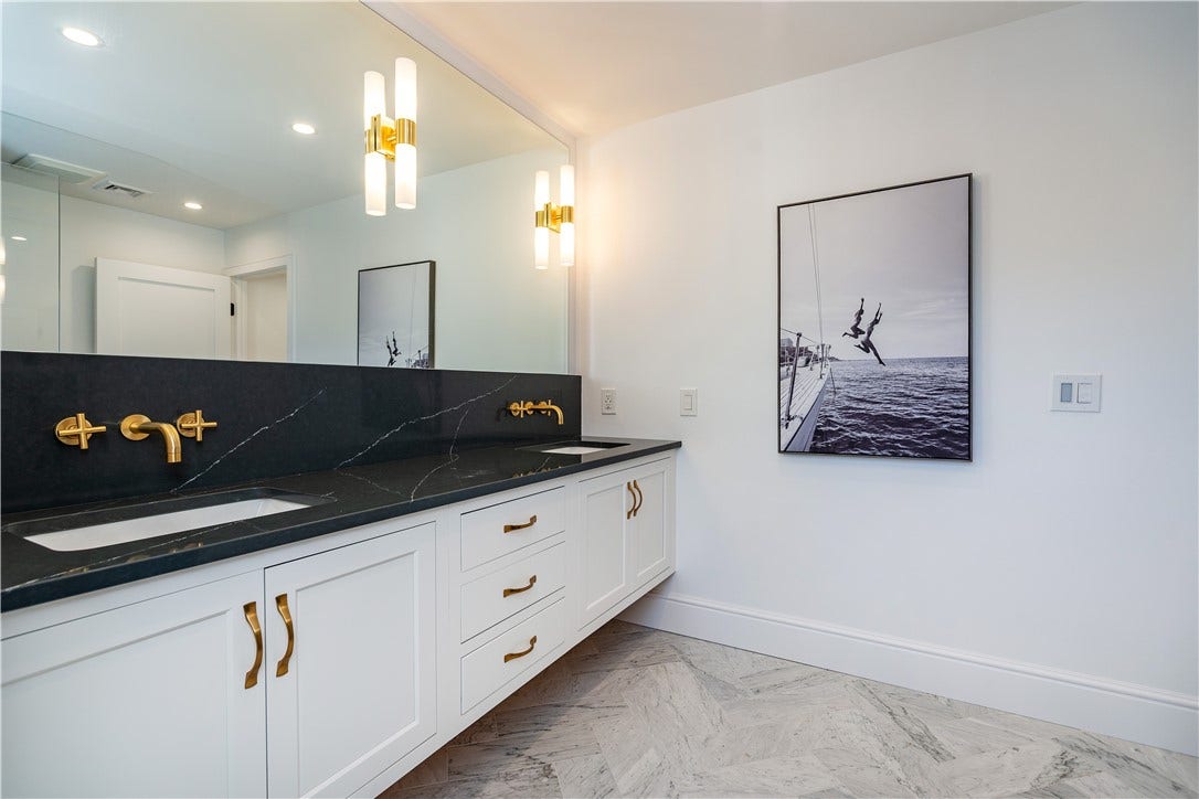 6 Sharon Court, Newport, RI 02840 6 Sharon Court, Newport, RI 02840