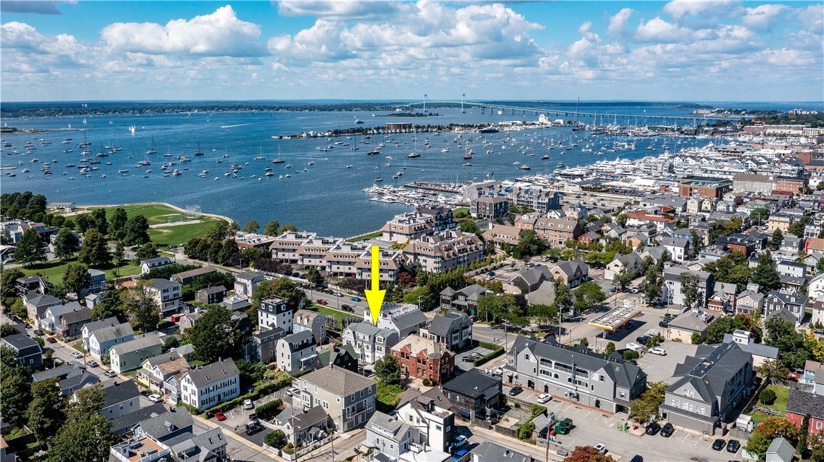 6 Sharon Court, Newport, RI 02840 6 Sharon Court, Newport, RI 02840