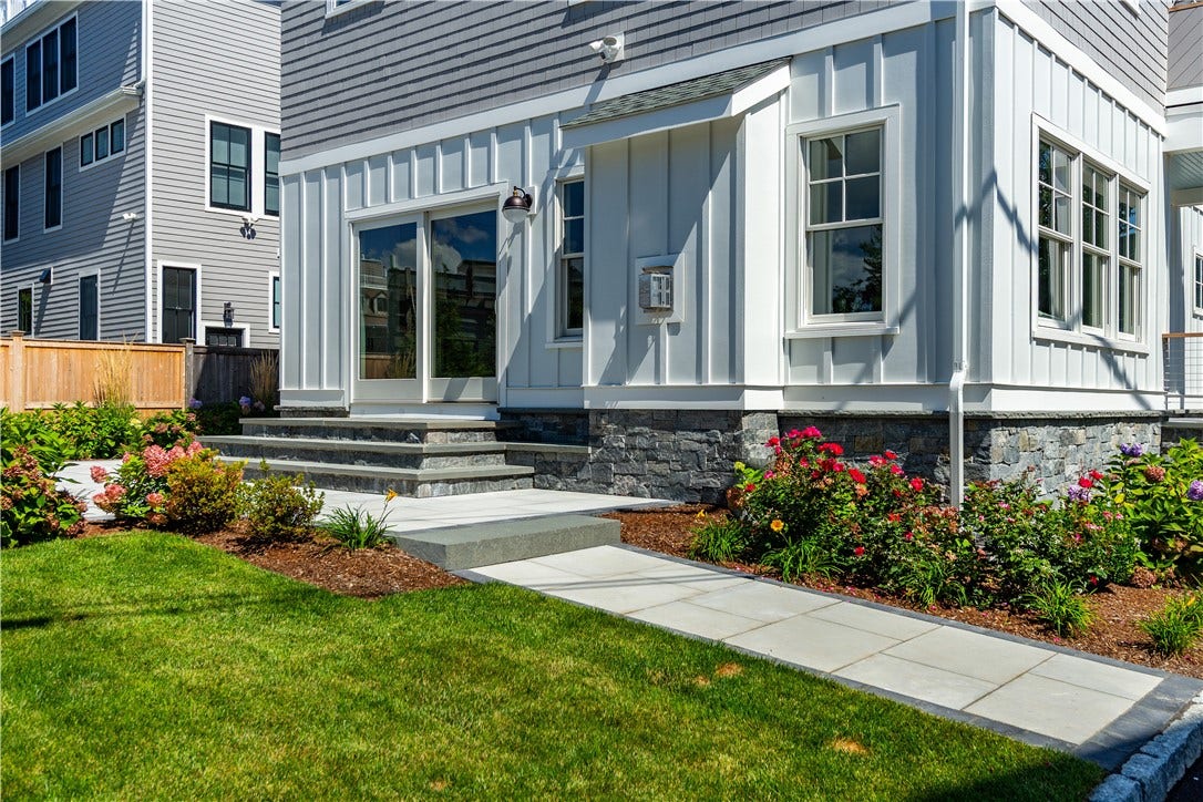 6 Sharon Court, Newport, RI 02840 6 Sharon Court, Newport, RI 02840