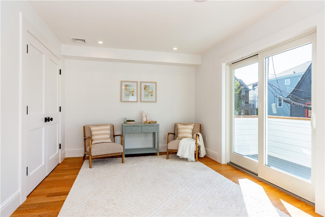 6 Sharon Court, Newport, RI 02840 6 Sharon Court, Newport, RI 02840