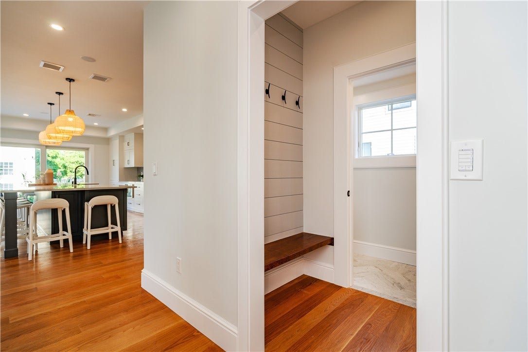 6 Sharon Court, Newport, RI 02840 6 Sharon Court, Newport, RI 02840