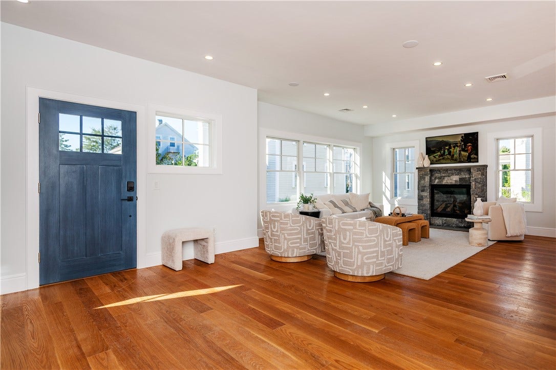 6 Sharon Court, Newport, RI 02840 6 Sharon Court, Newport, RI 02840