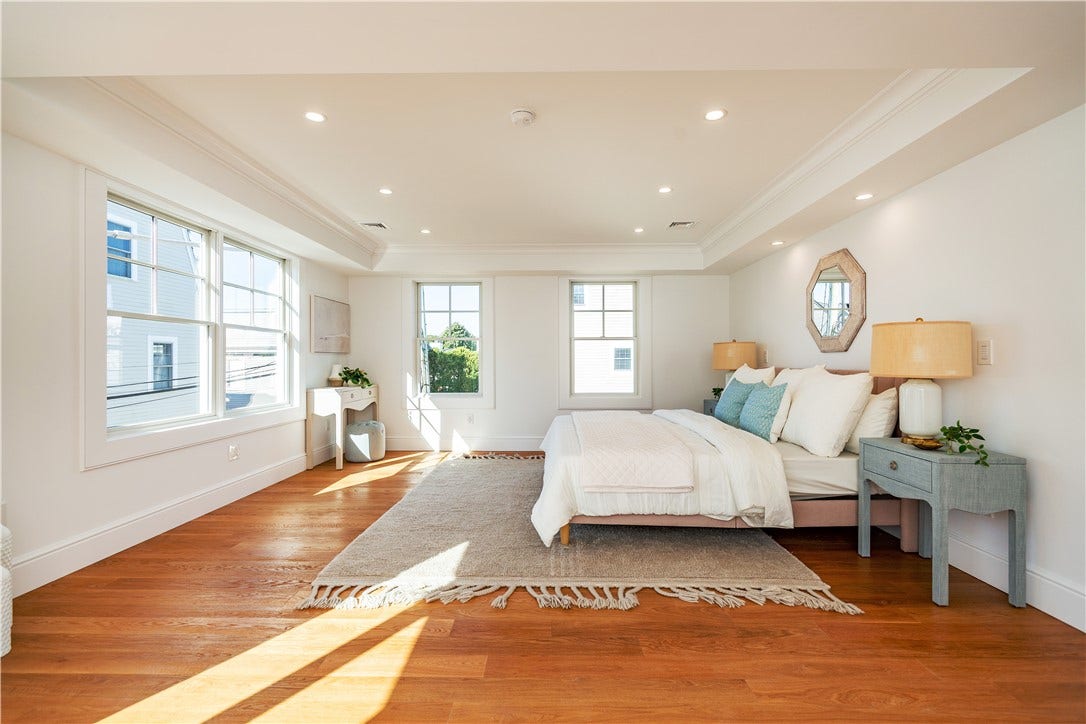 6 Sharon Court, Newport, RI 02840 6 Sharon Court, Newport, RI 02840
