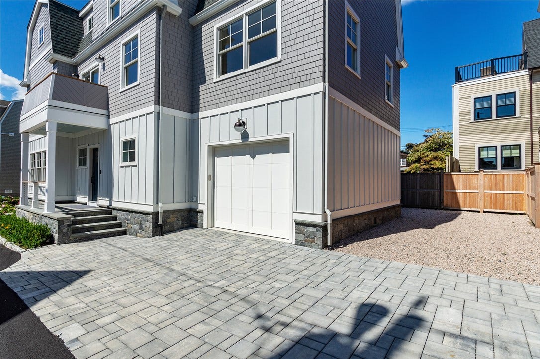 6 Sharon Court, Newport, RI 02840 6 Sharon Court, Newport, RI 02840