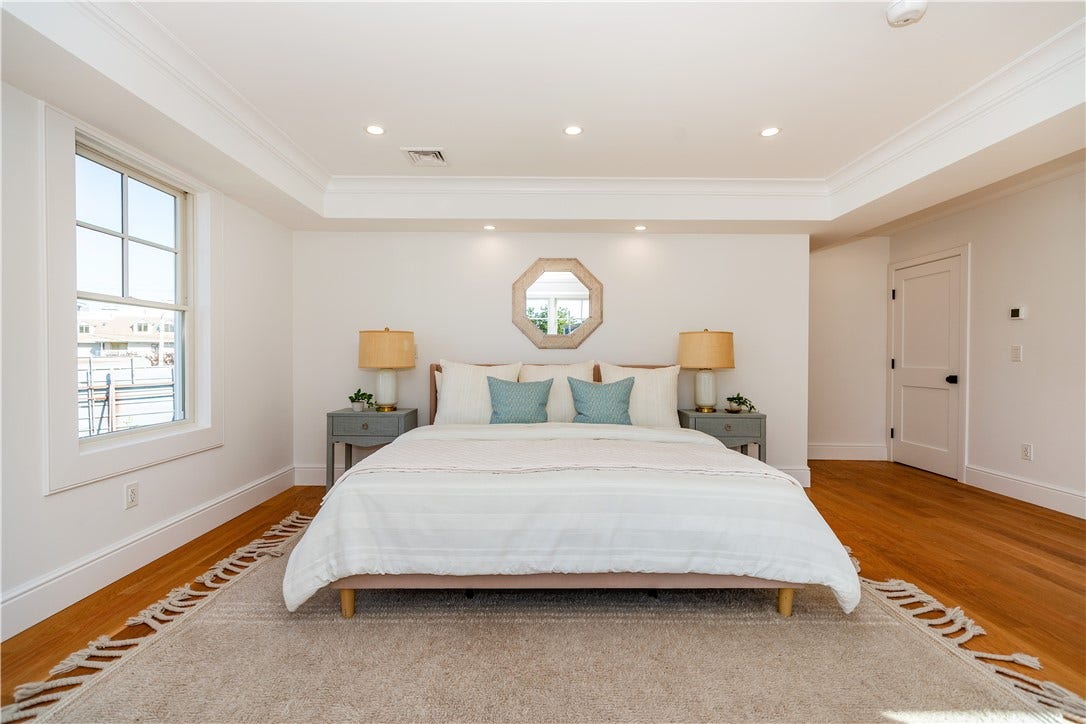 6 Sharon Court, Newport, RI 02840 6 Sharon Court, Newport, RI 02840