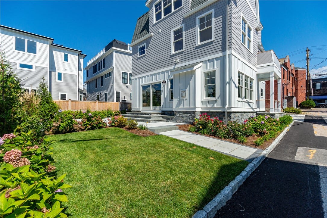 6 Sharon Court, Newport, RI 02840 6 Sharon Court, Newport, RI 02840
