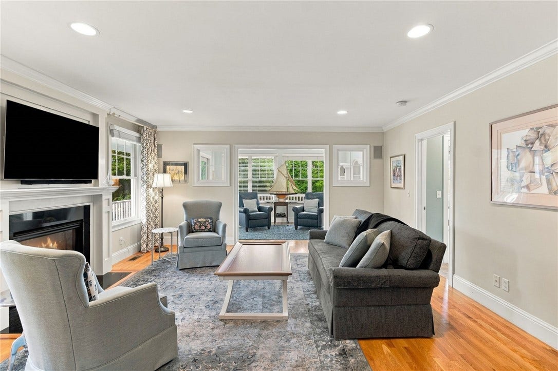 17 Pocasset Lane, Portsmouth, RI 02871 17 Pocasset Lane, Portsmouth, RI 02871