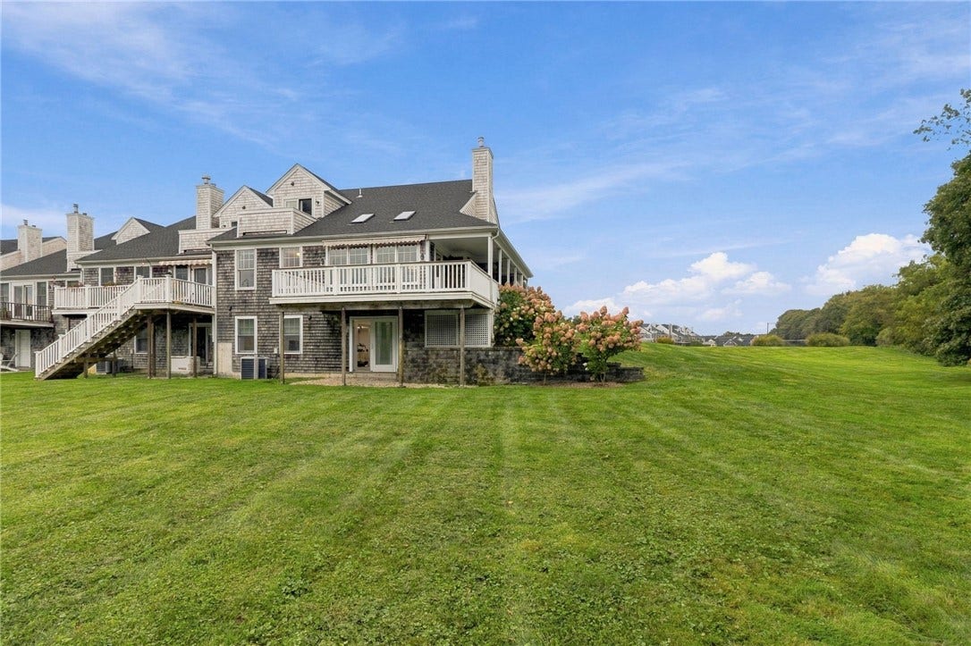 17 Pocasset Lane, Portsmouth, RI 02871 17 Pocasset Lane, Portsmouth, RI 02871