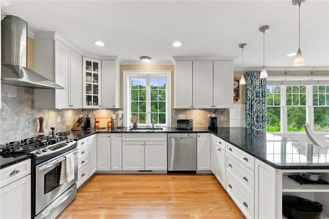 17 Pocasset Lane, Portsmouth, RI 02871 17 Pocasset Lane, Portsmouth, RI 02871