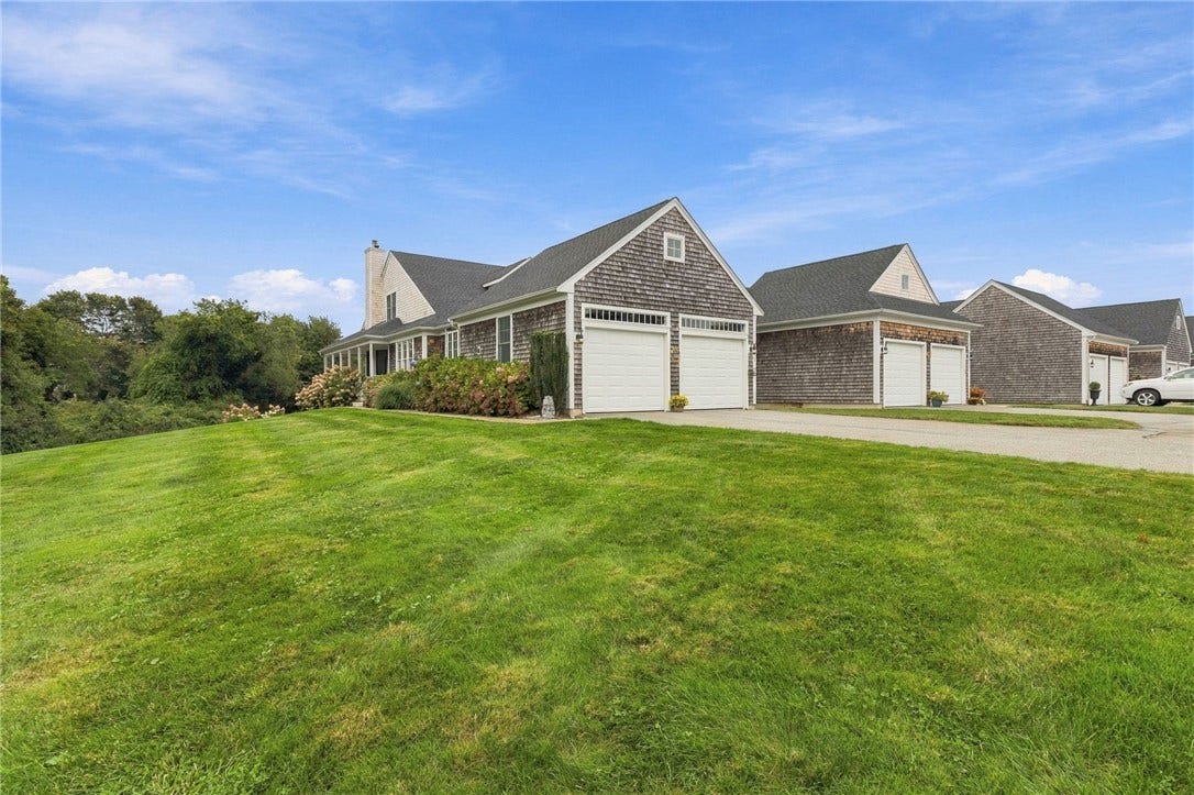 17 Pocasset Lane, Portsmouth, RI 02871 17 Pocasset Lane, Portsmouth, RI 02871