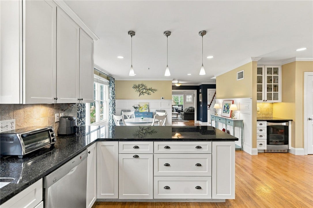 17 Pocasset Lane, Portsmouth, RI 02871 17 Pocasset Lane, Portsmouth, RI 02871