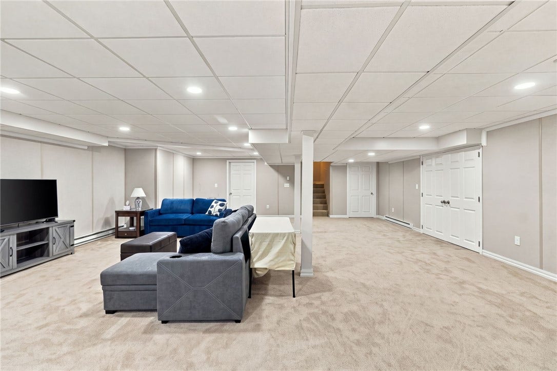 17 Pocasset Lane, Portsmouth, RI 02871 17 Pocasset Lane, Portsmouth, RI 02871