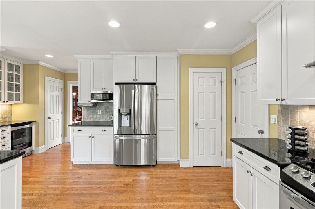 17 Pocasset Lane, Portsmouth, RI 02871 17 Pocasset Lane, Portsmouth, RI 02871
