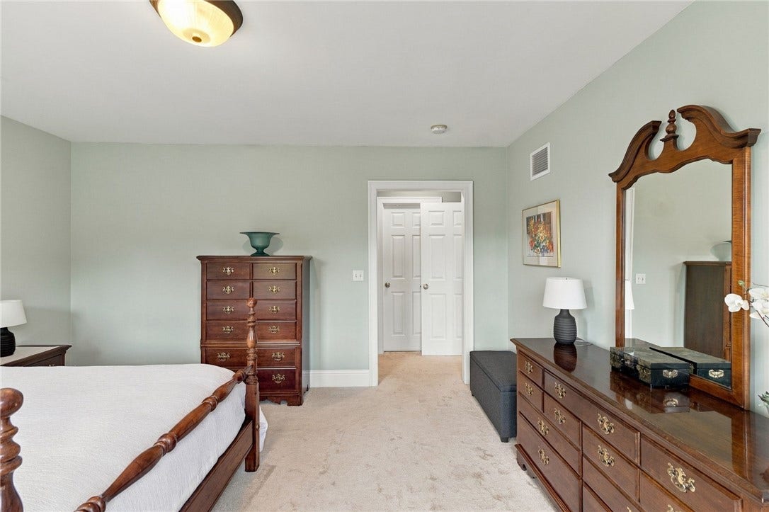 17 Pocasset Lane, Portsmouth, RI 02871 17 Pocasset Lane, Portsmouth, RI 02871