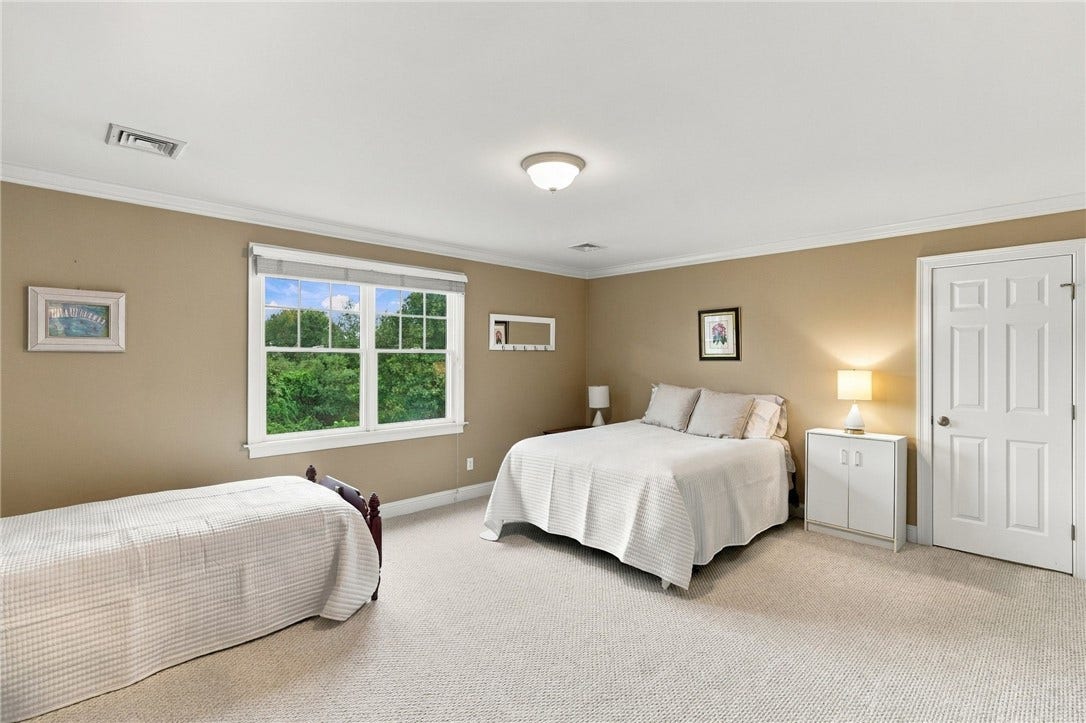 17 Pocasset Lane, Portsmouth, RI 02871 17 Pocasset Lane, Portsmouth, RI 02871